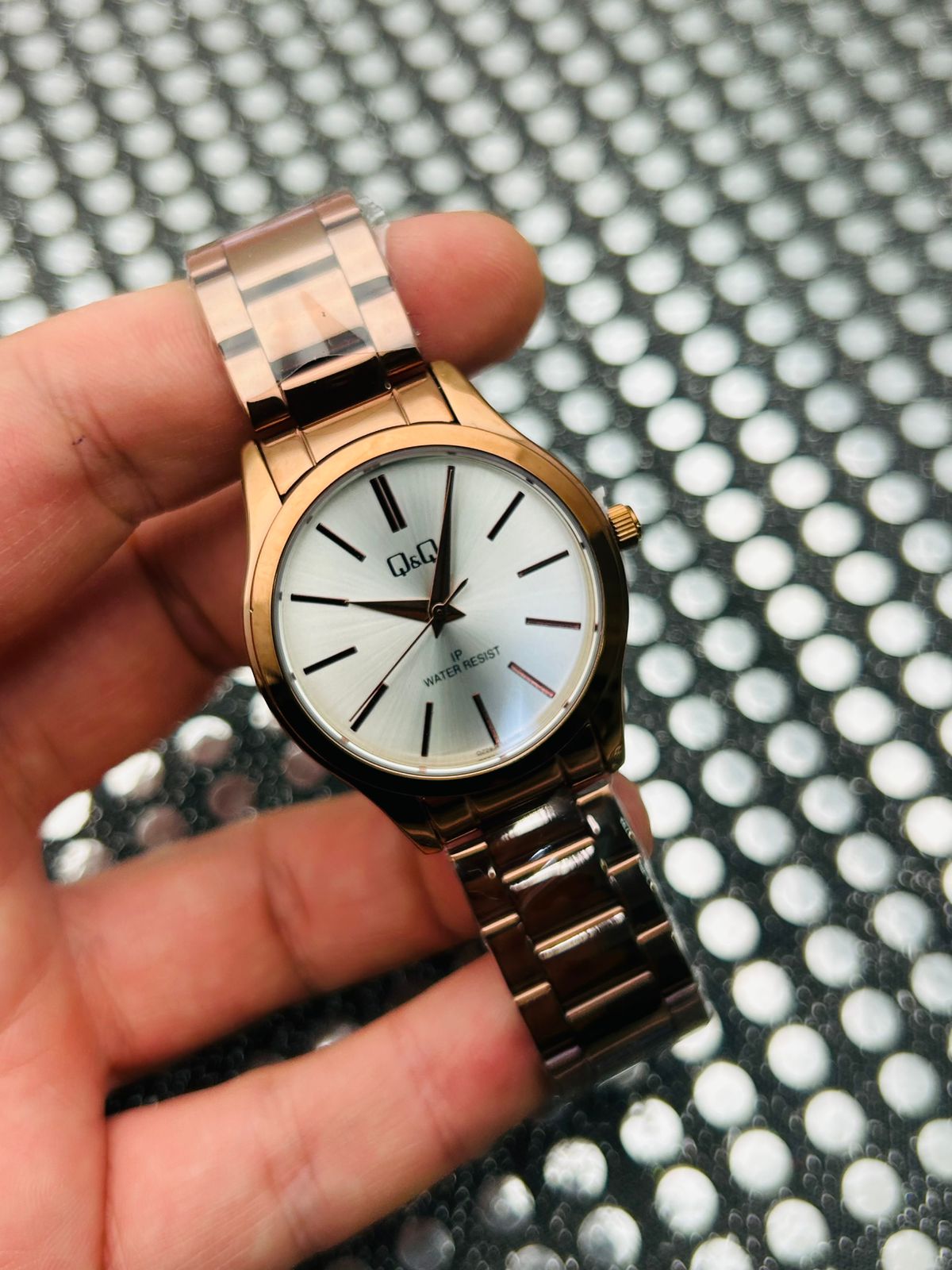 Reloj Q&Q en acero