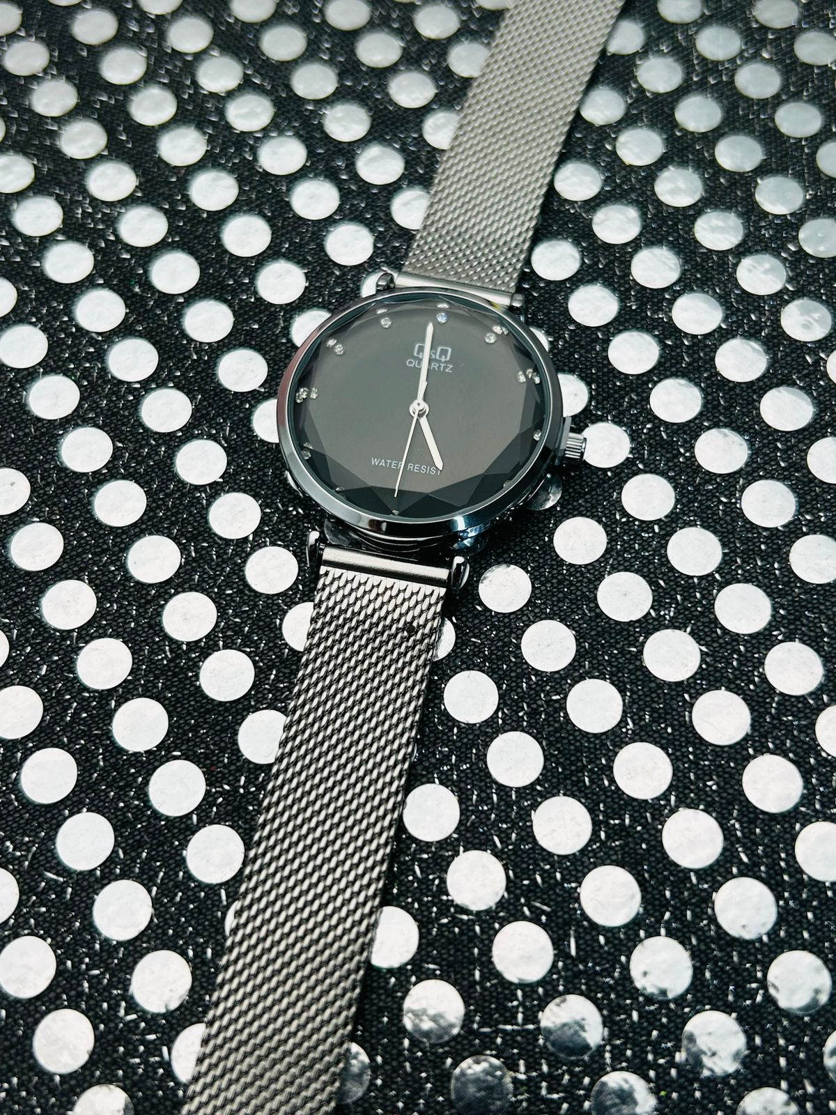 Reloj Q&Q pulso en acero QZ81J202Y