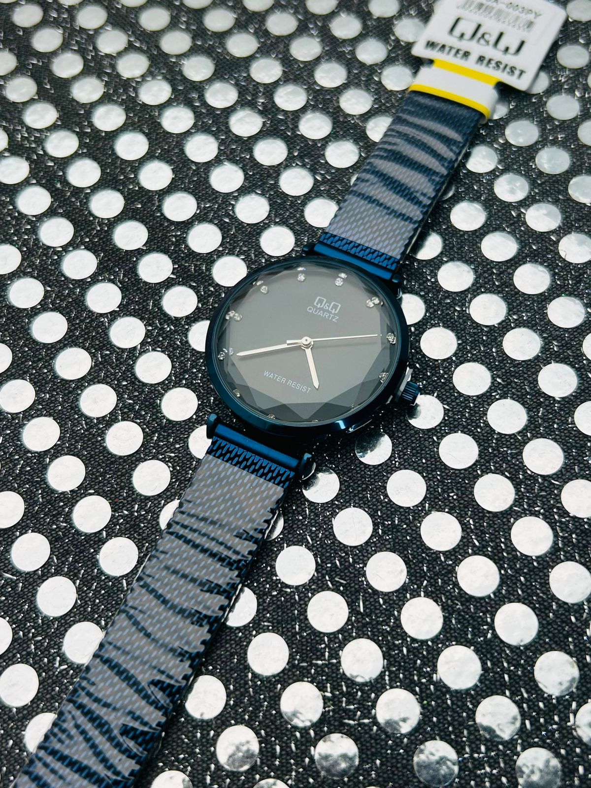 Reloj Q&Q pulso en acero QZ81J202Y