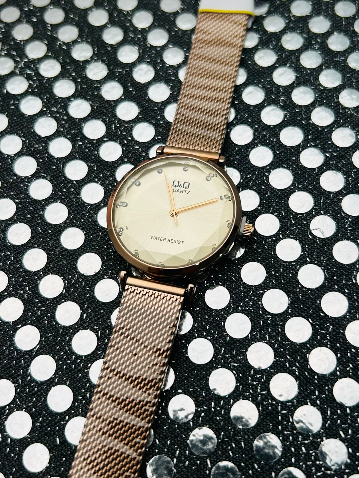 Reloj Q&Q pulso en acero QZ81J202Y