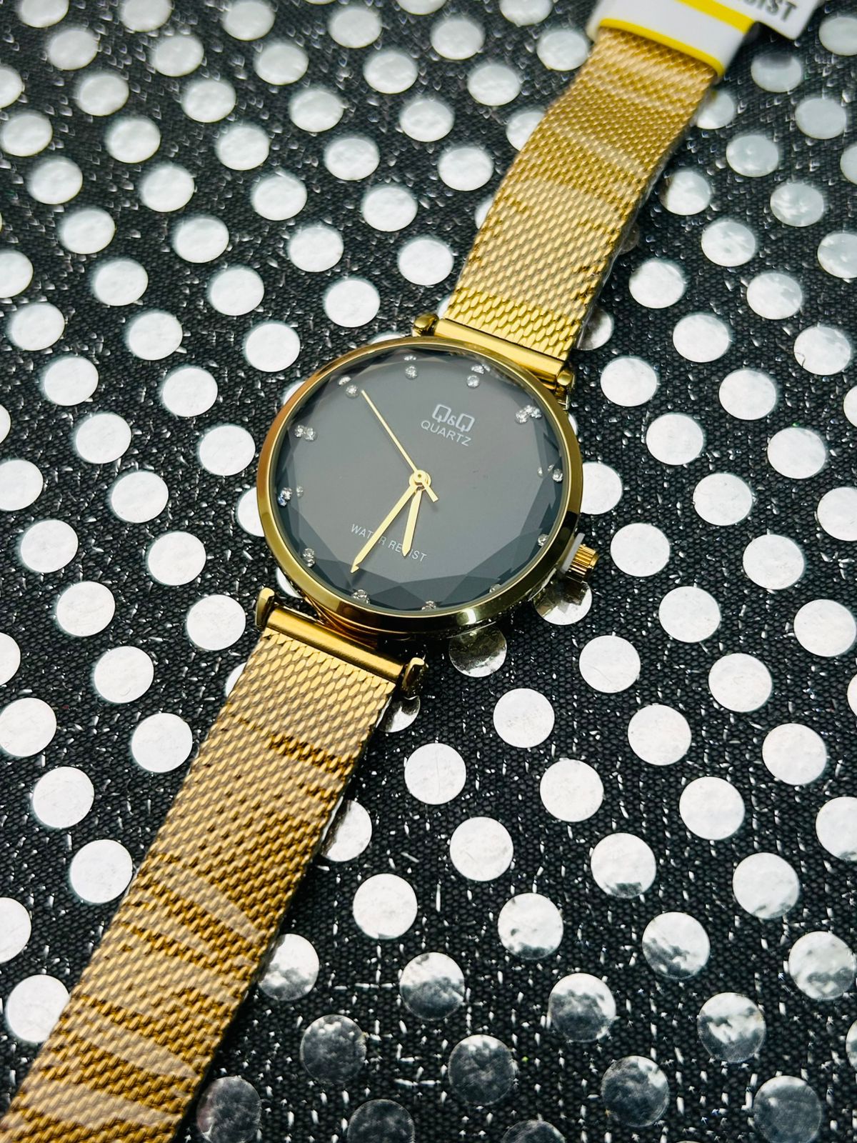 Reloj Q&Q pulso en acero QZ81J202Y