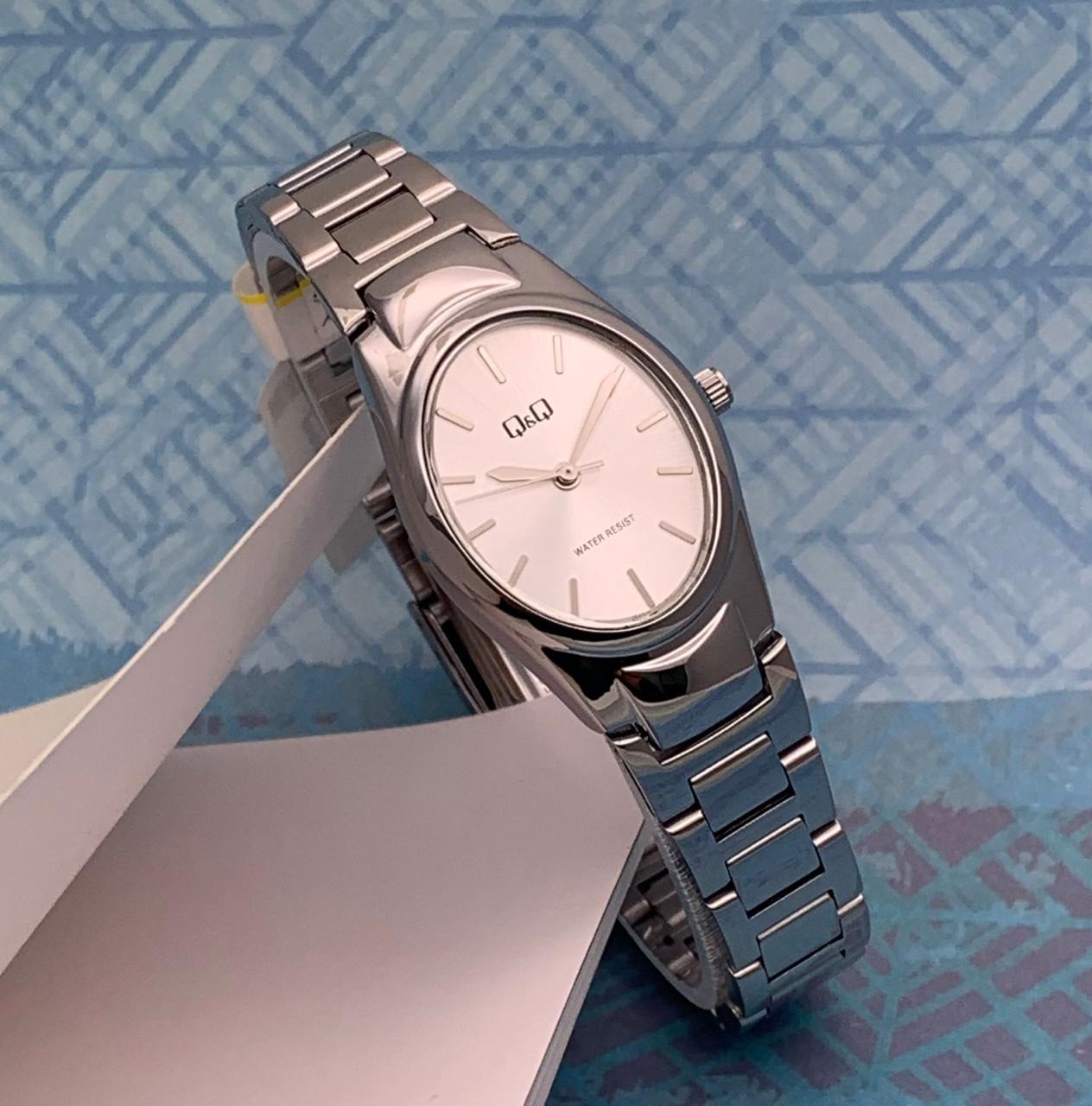 Reloj de dama Q20AP Q&Q