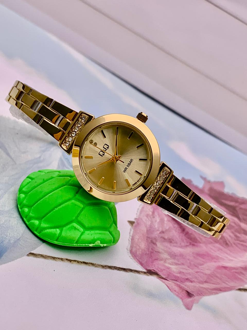 Reloj Q&Q para dama Q98B