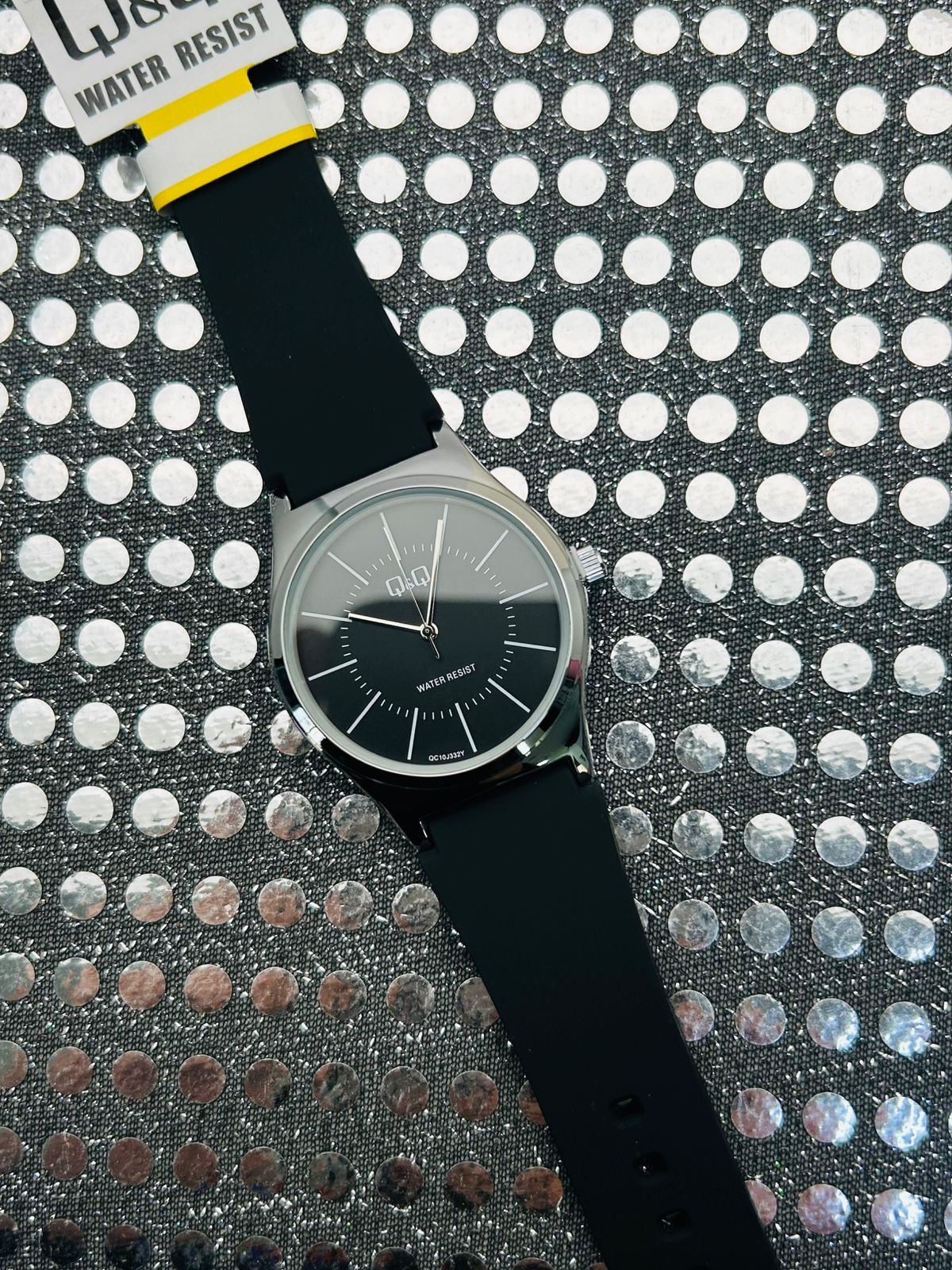 Reloj Q&Q en goma unisex