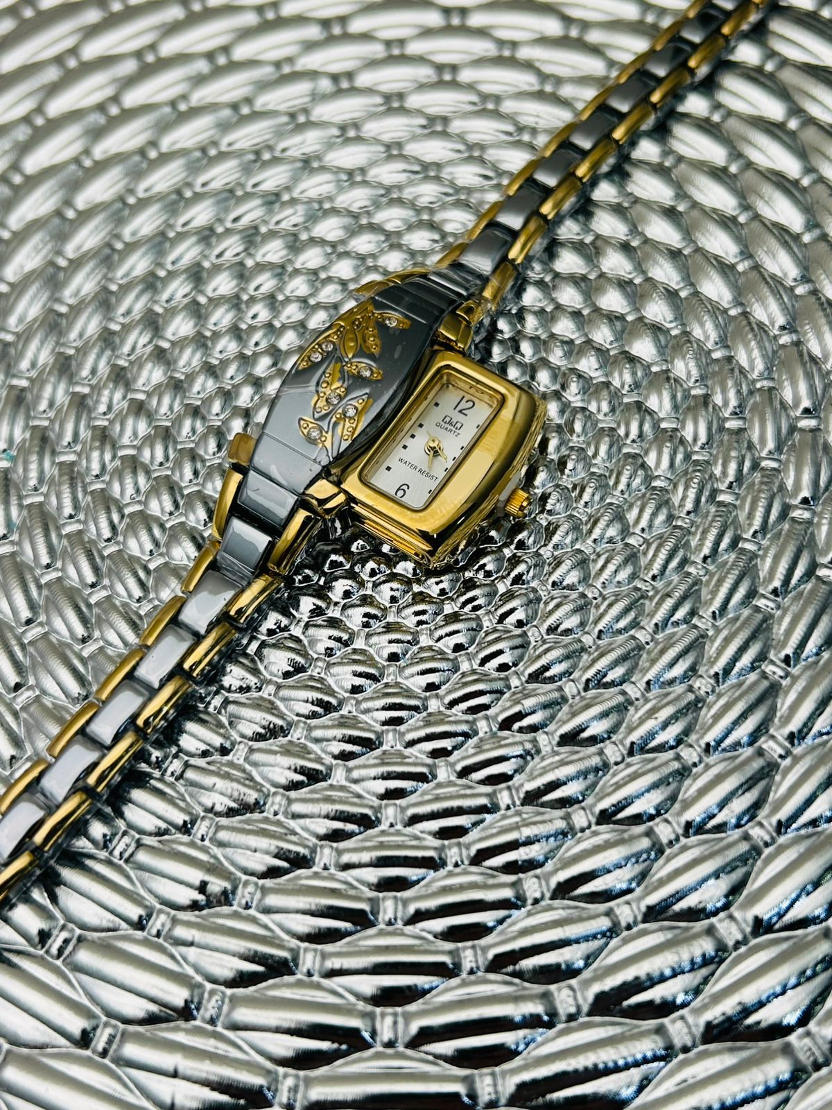 Reloj Q&Q para dama cofre