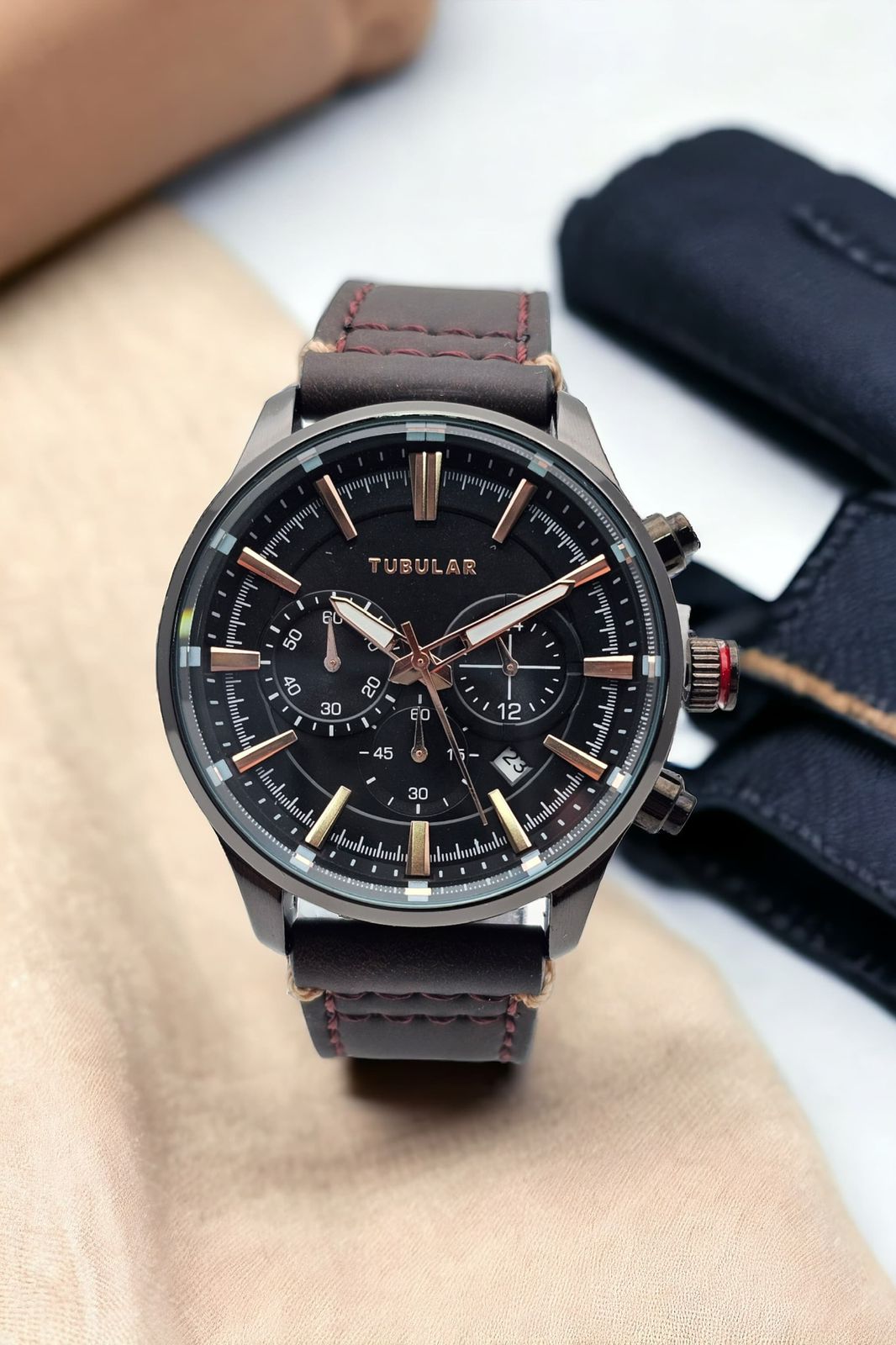 Reloj TUBULAR CORREA CUERO ✅