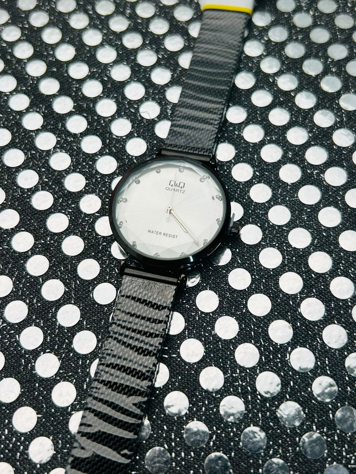 Reloj Q&Q pulso en acero QZ81J202Y