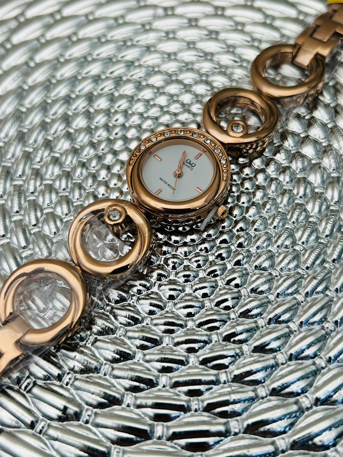 Reloj Q&Q para dama tipo pulsera