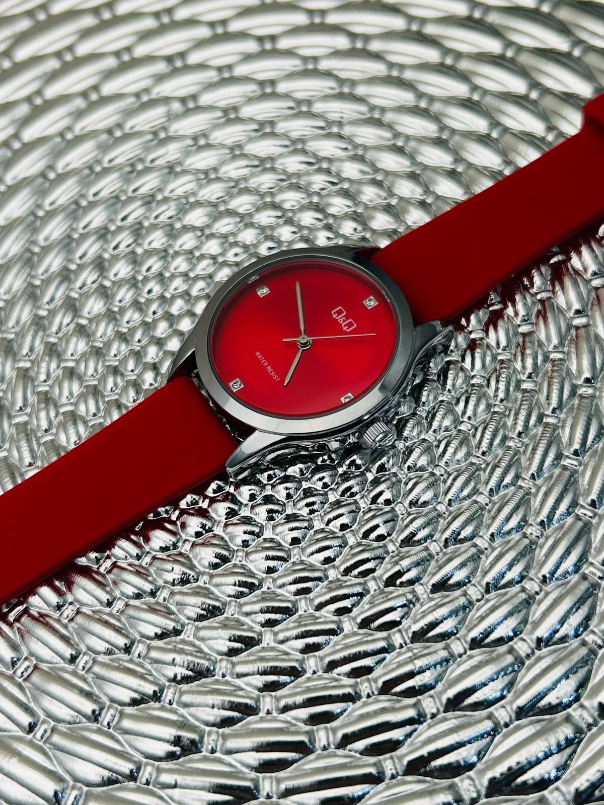 Reloj Q&Q pulso en goma para dama