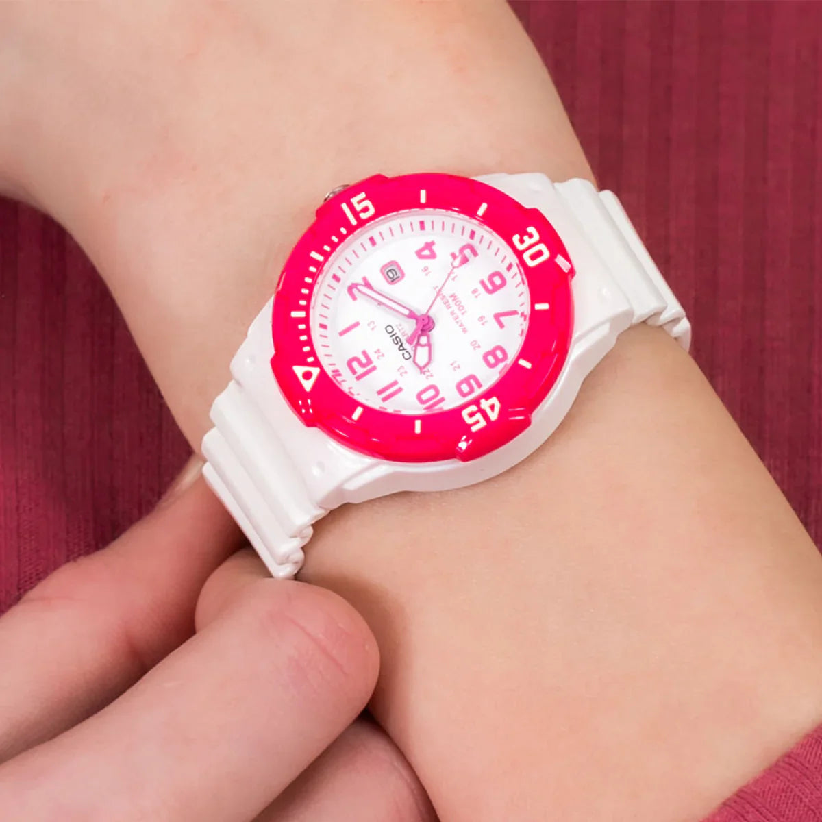 Reloj Casio para dama LRW-200H-4BVDF