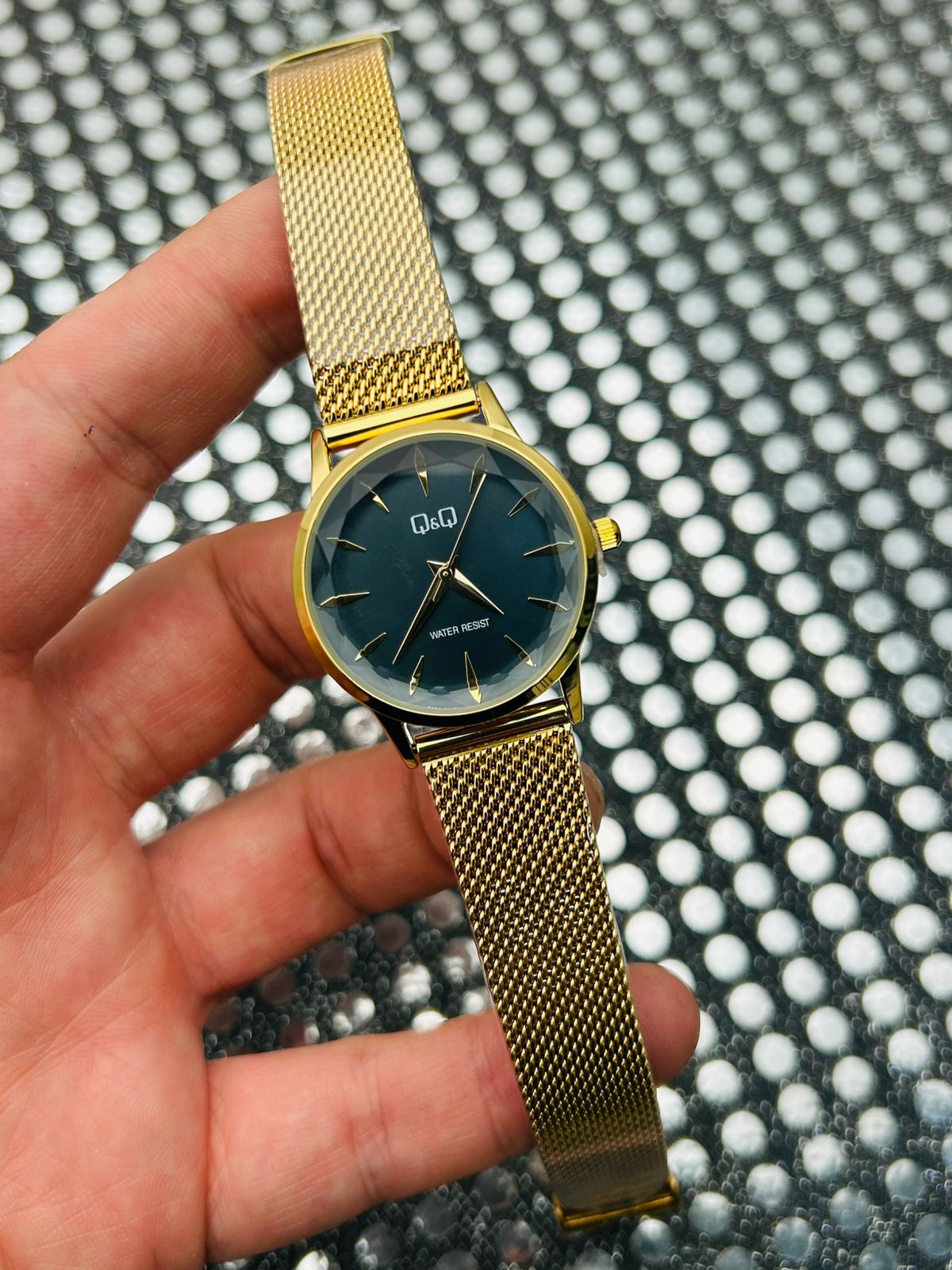 Q&Q Gold Edition