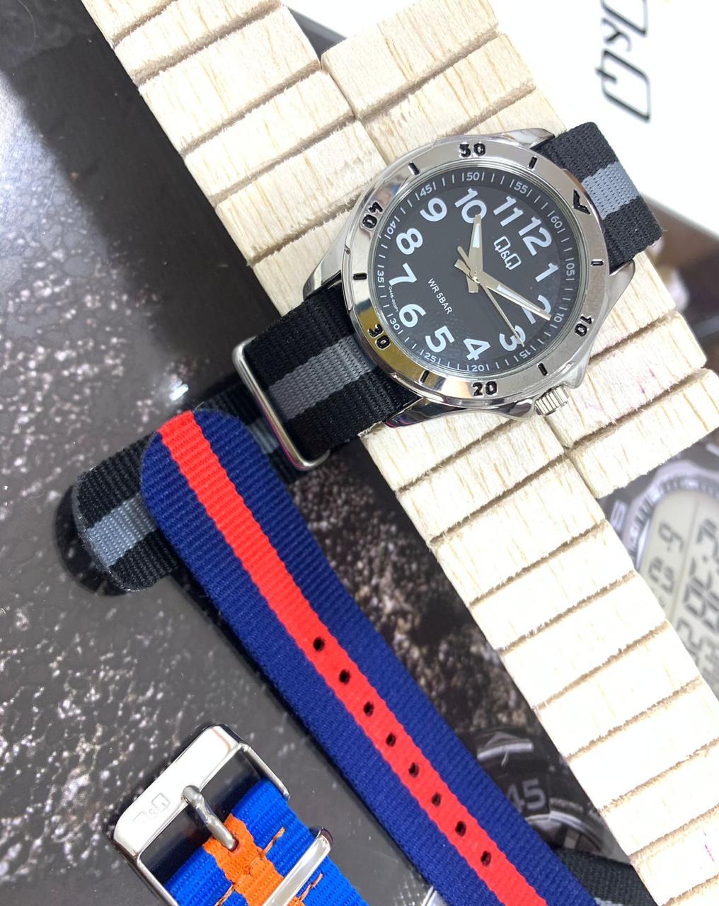 Reloj para hombre Q&Q Q44B-004PY