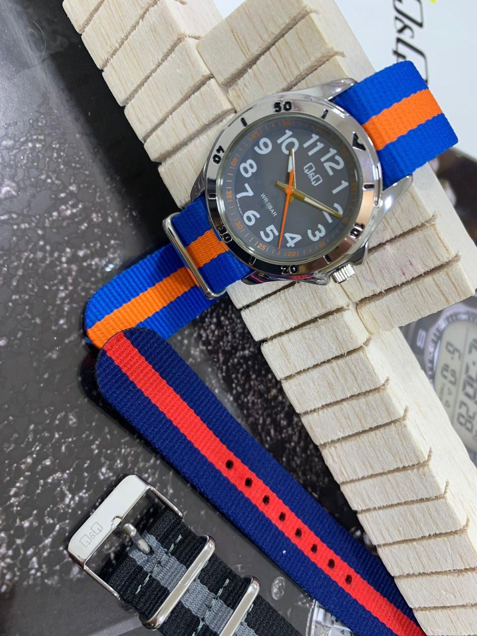 Reloj para hombre Q&Q Q44B-004PY