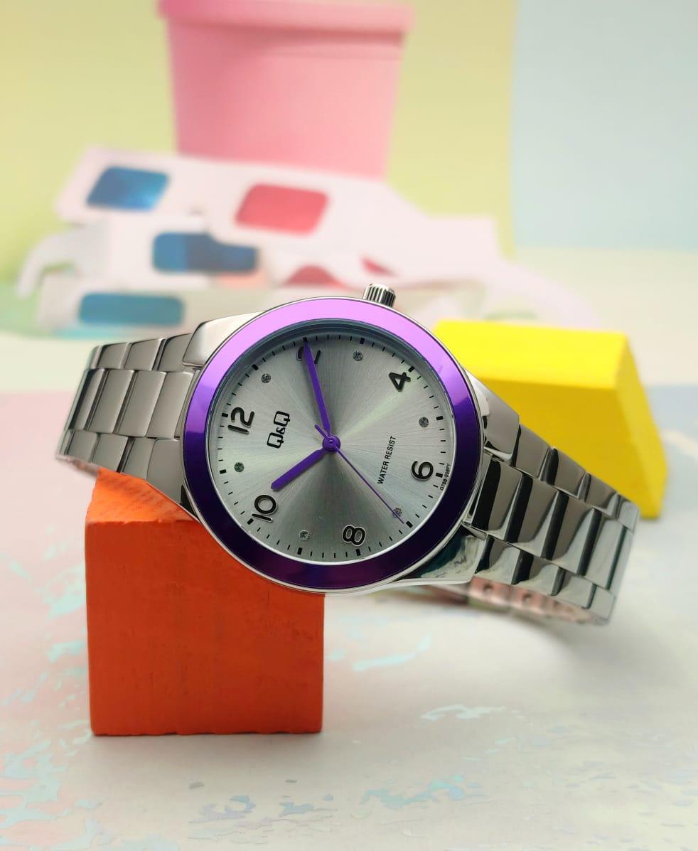Reloj para dama Q&Q Q78BD