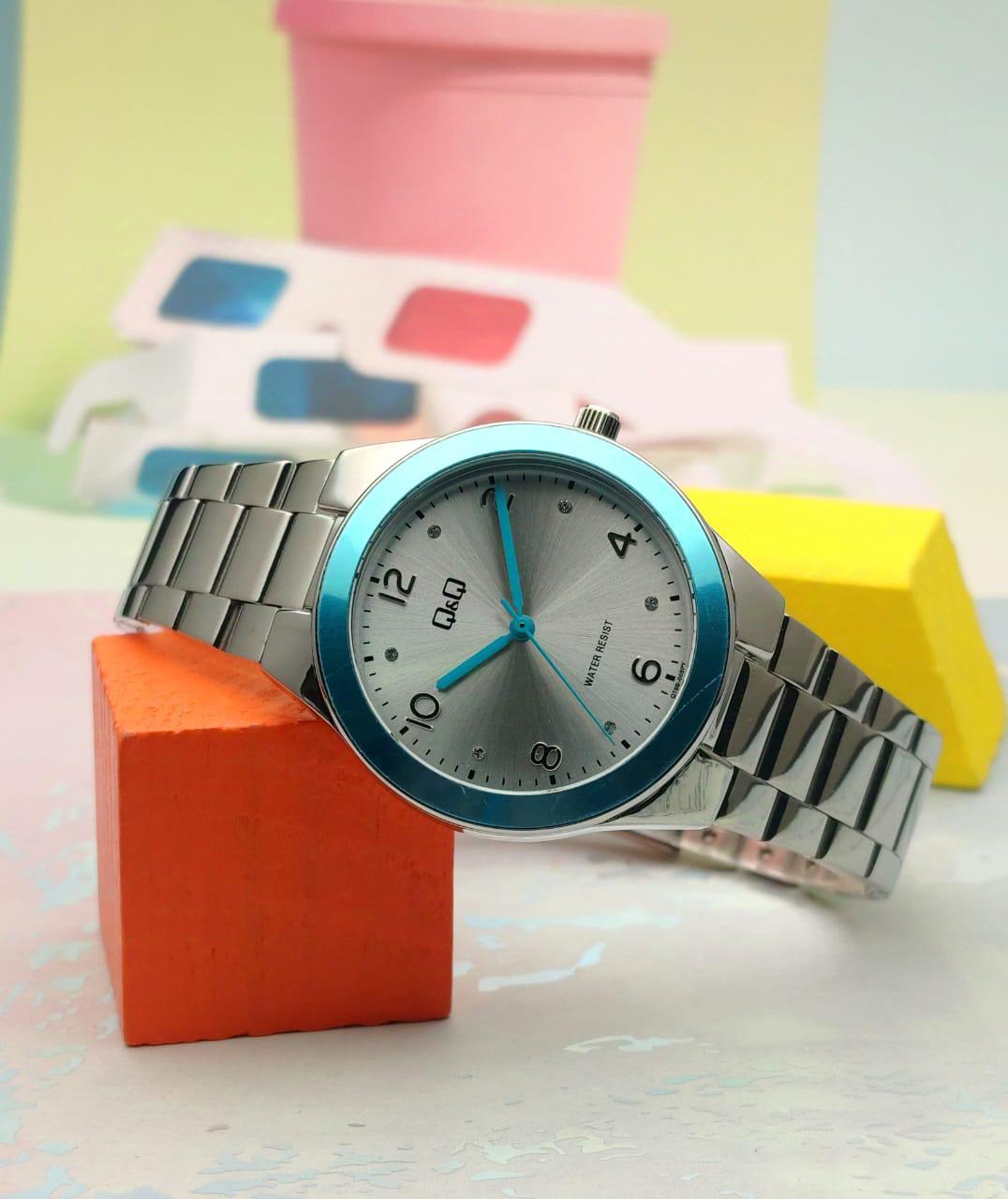Reloj para dama Q&Q Q78BD