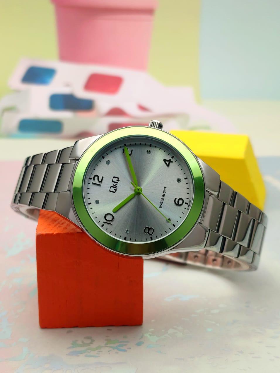 Reloj para dama Q&Q Q78BD