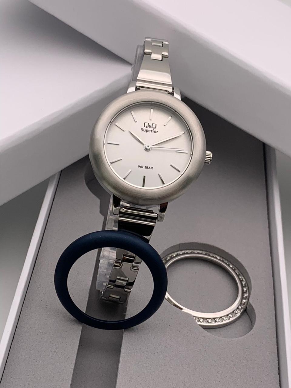 Reloj para dama Q&Q S12A