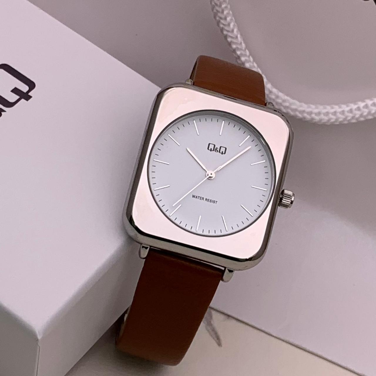 Reloj para caballero Q&Q Q40B cuero