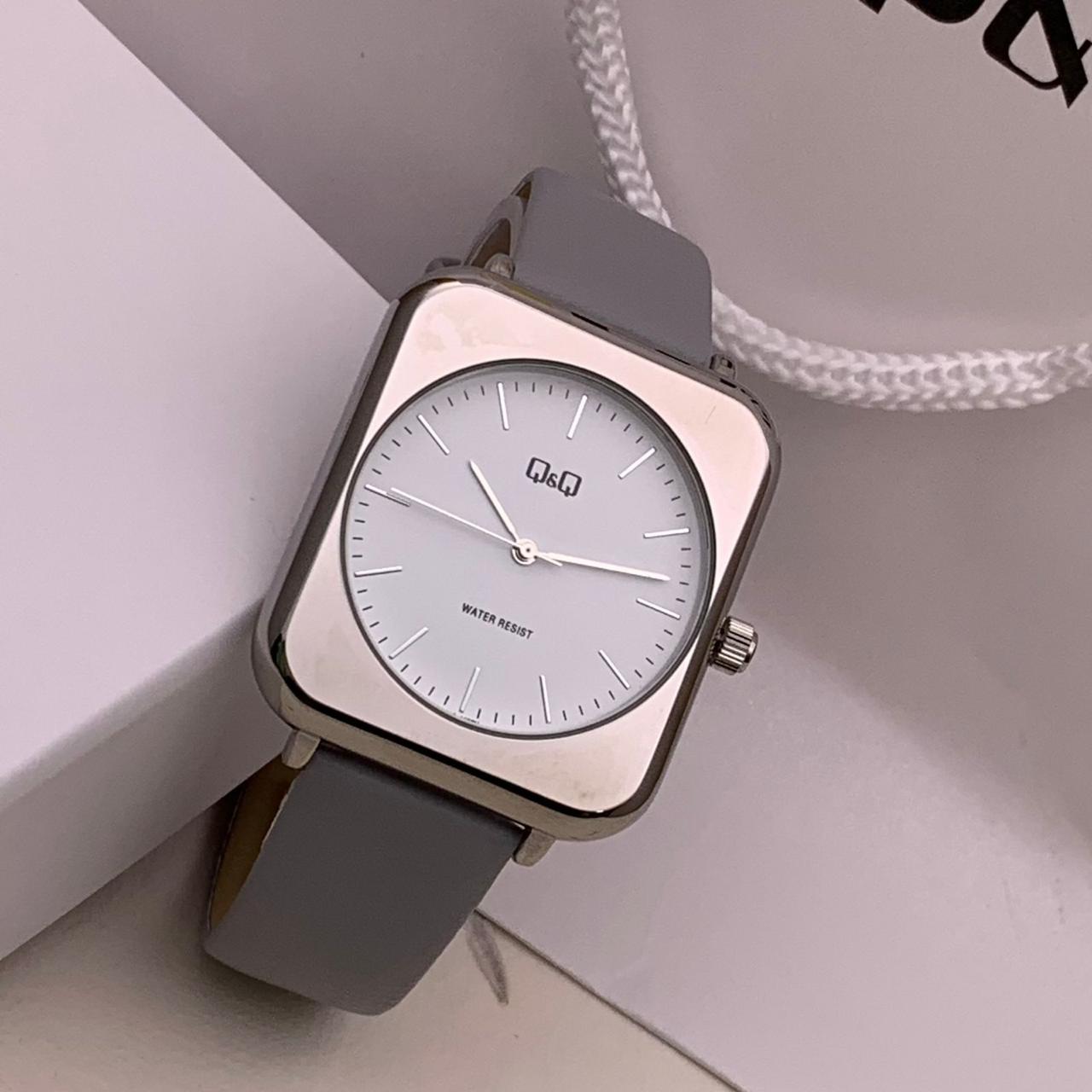 Reloj para caballero Q&Q Q40B cuero