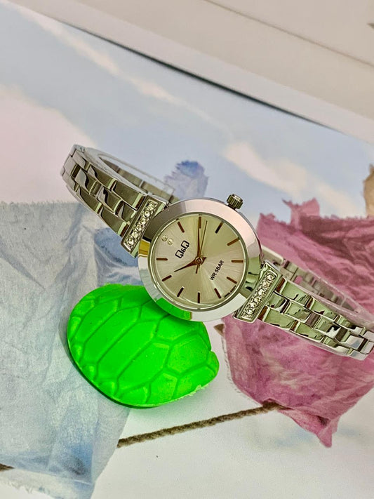 Reloj Q&Q para dama Q98B