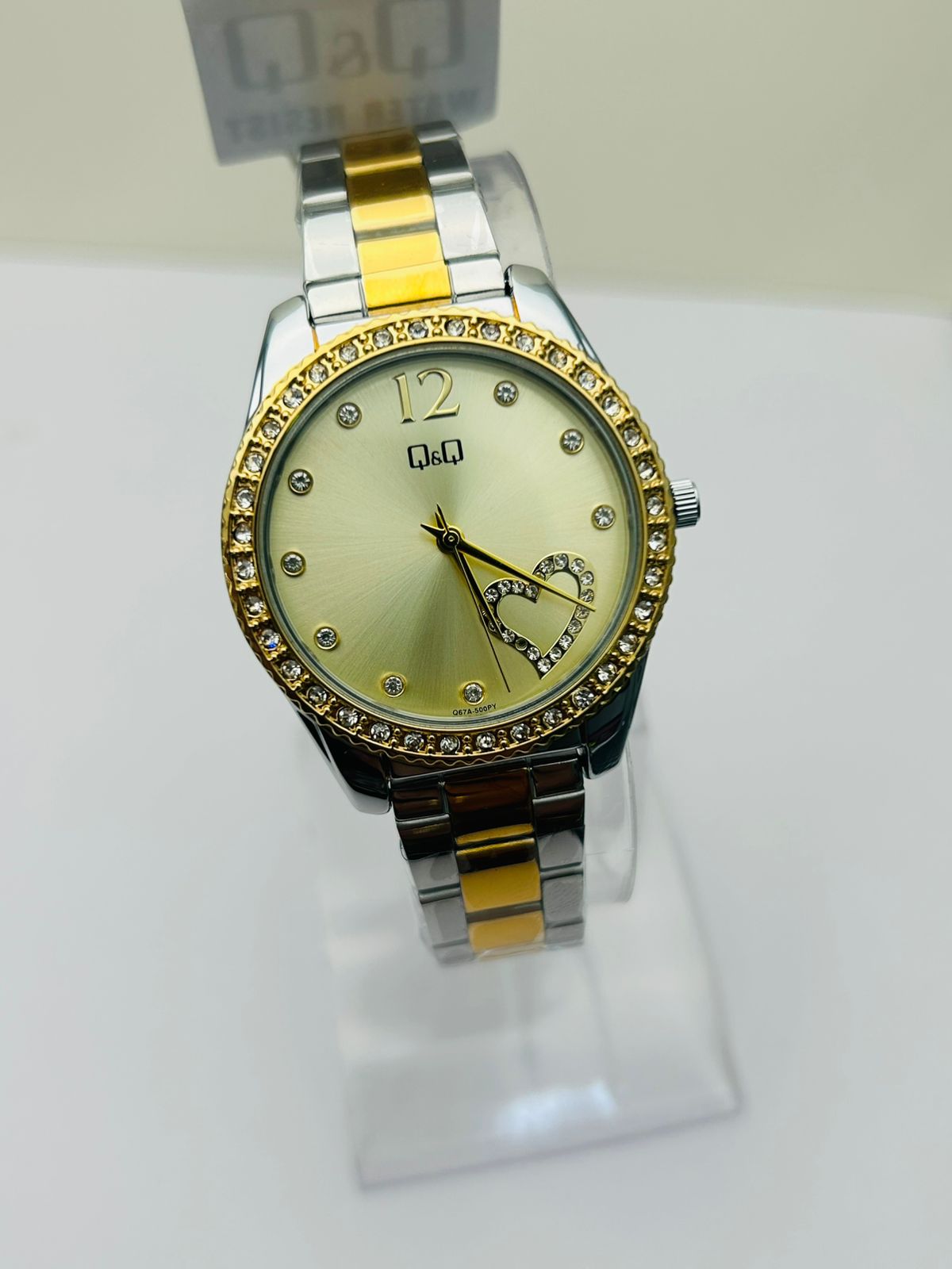 Reloj Q&Q corazón para dama