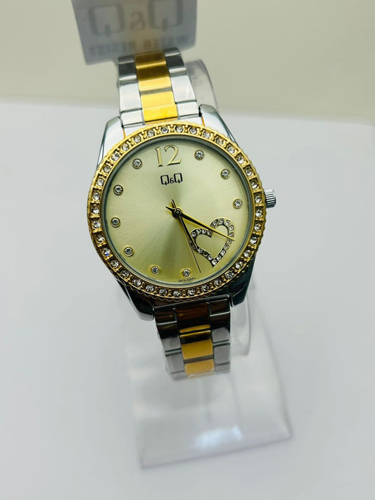 Reloj Q&Q corazón para dama