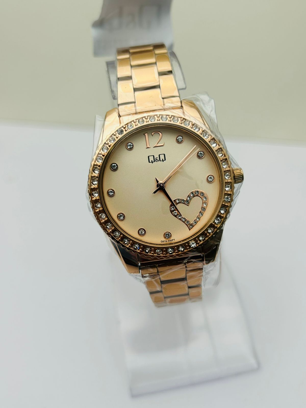 Reloj Q&Q corazón para dama