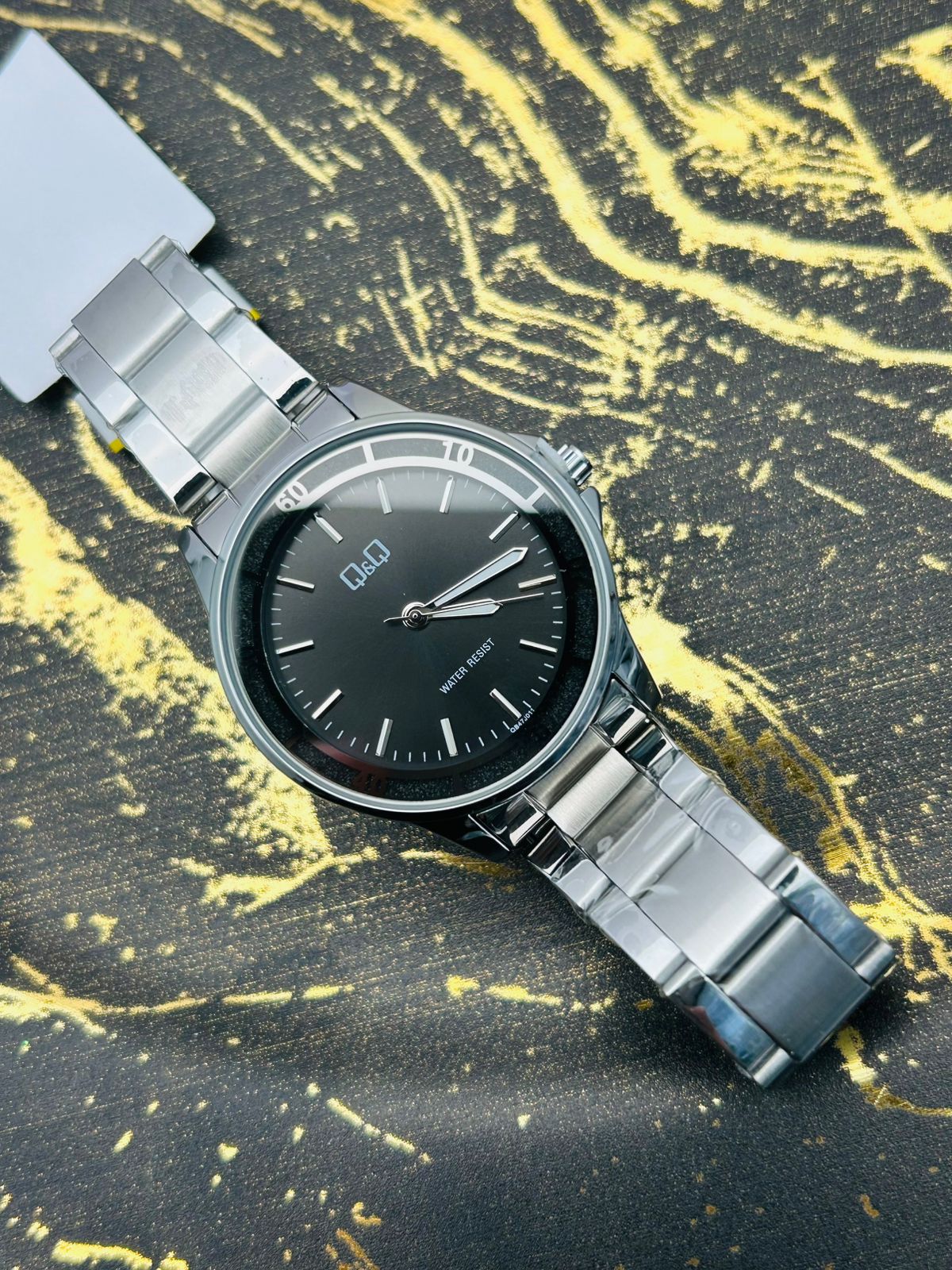 Reloj Q&Q para dama fondo color