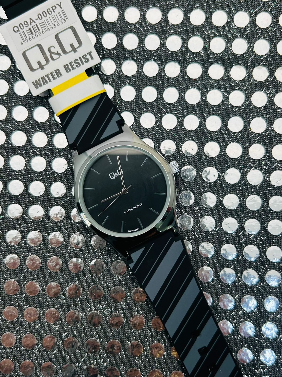 Reloj Q&Q en goma unisex