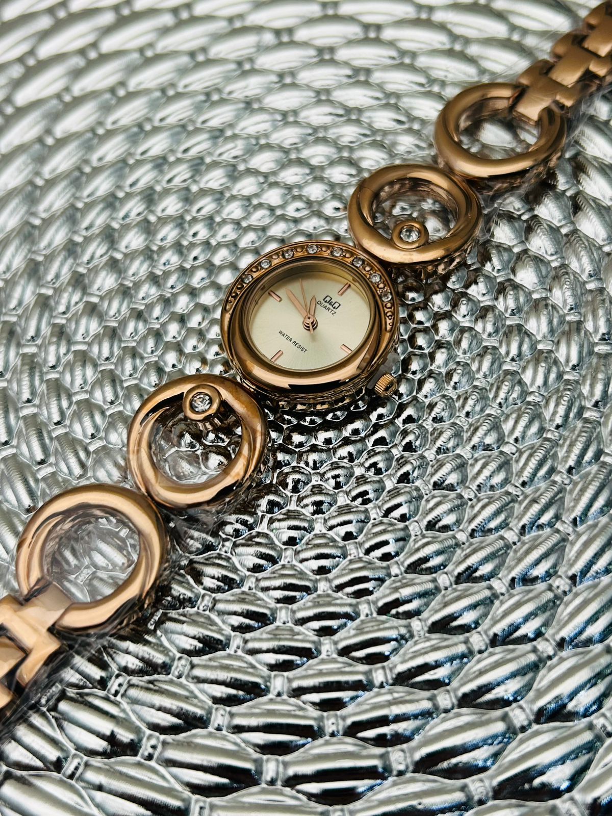 Reloj Q&Q para dama tipo pulsera