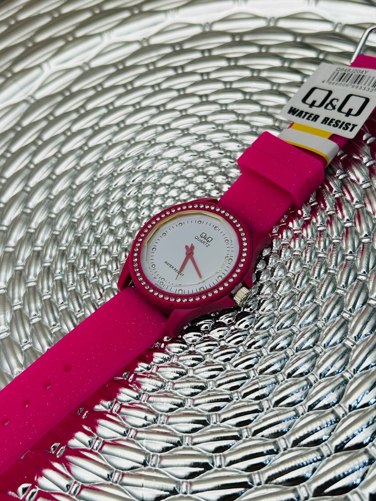 Reloj Q&Q escarchado con pedrería