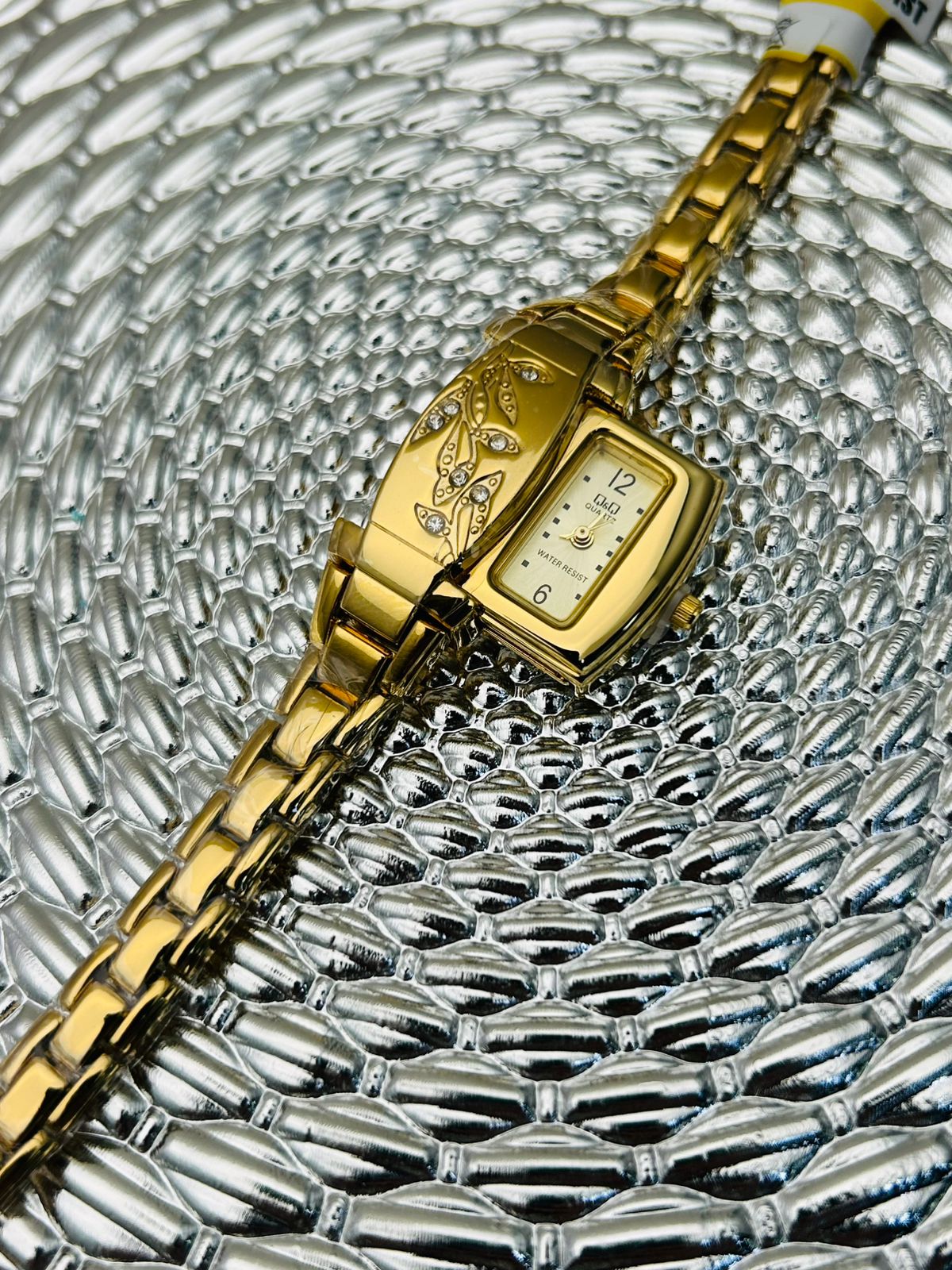 Reloj Q&Q para dama cofre