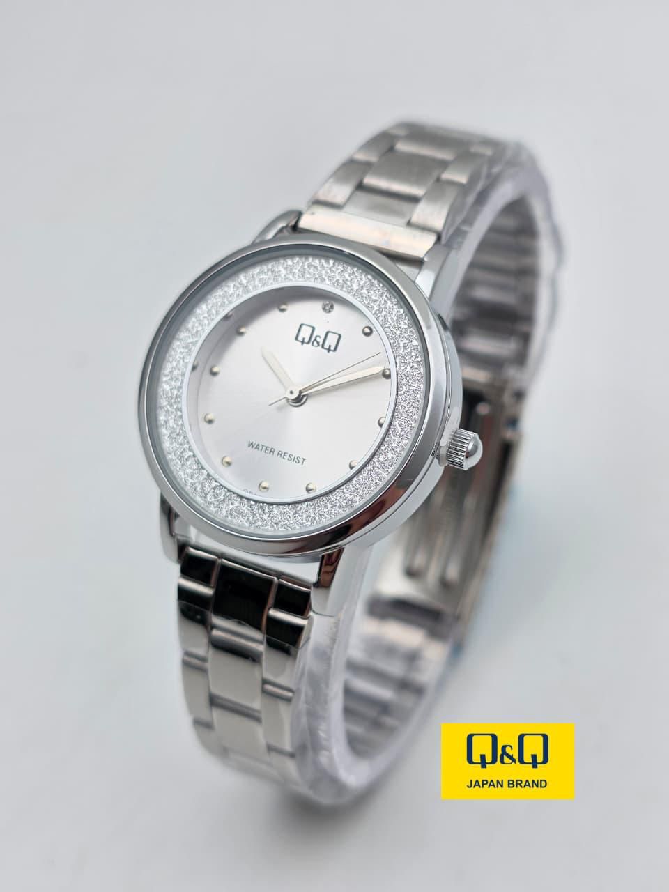 Reloj Q&Q de dama Q969