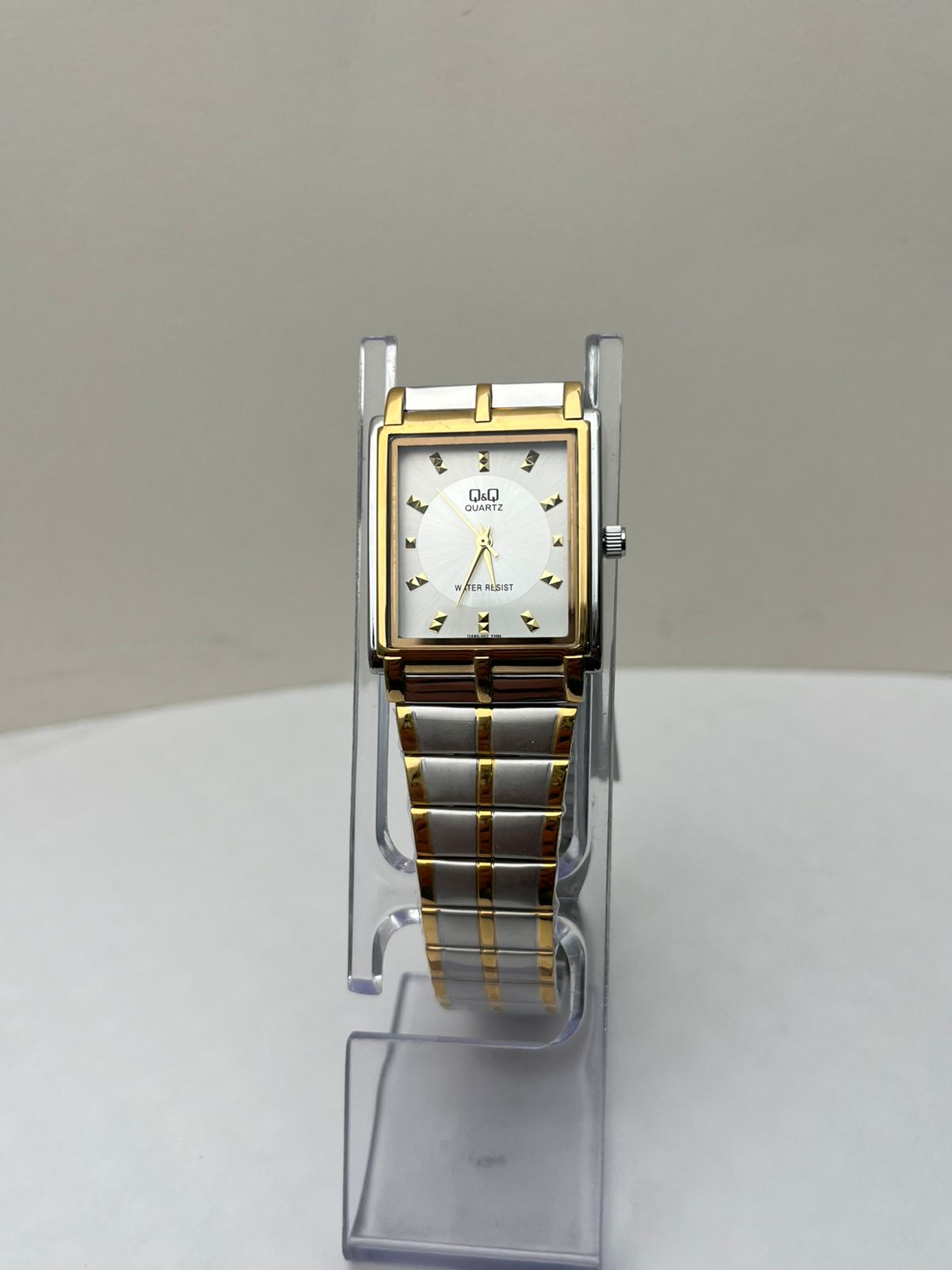 Reloj Q&Q rectangular para dama