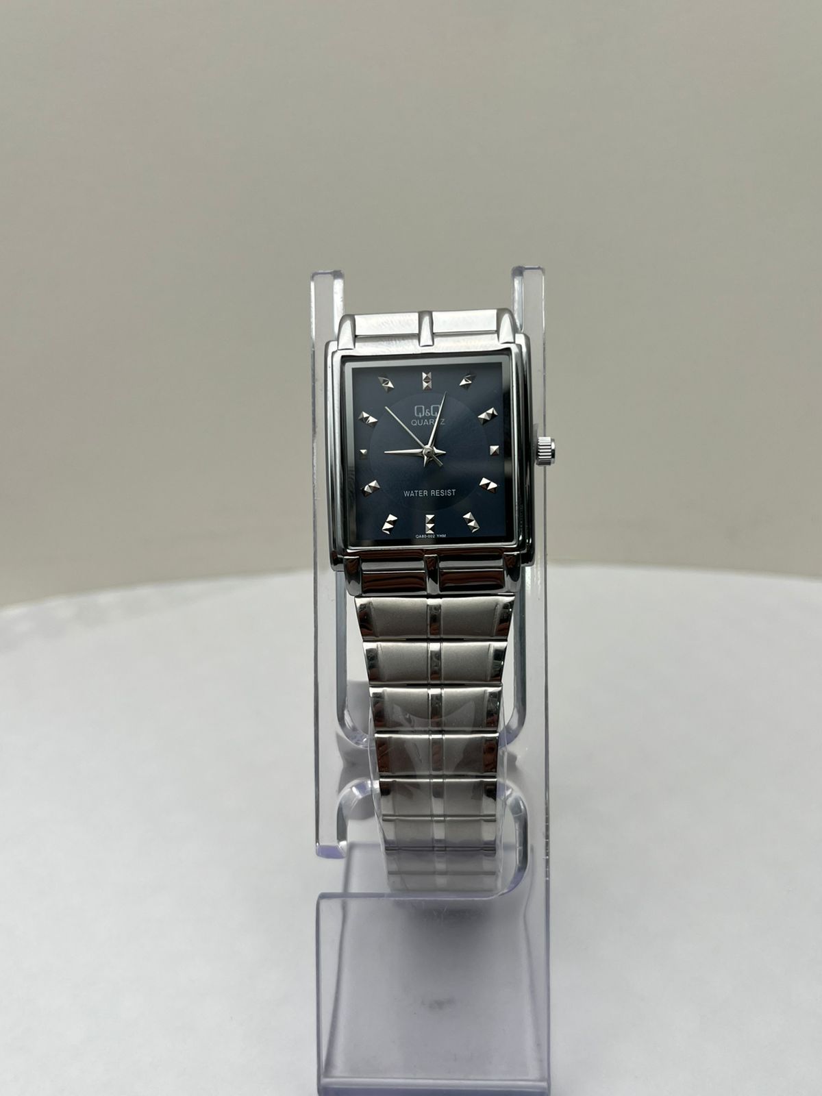 Reloj Q&Q rectangular para dama