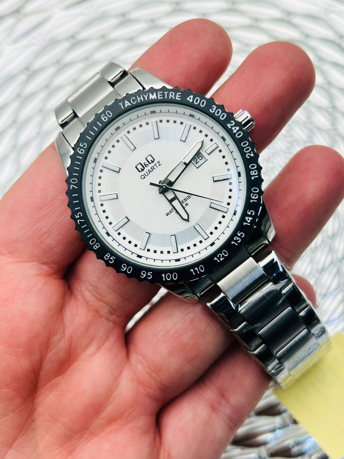 Reloj Q&Q Deportivo en Acero – Calendario Día