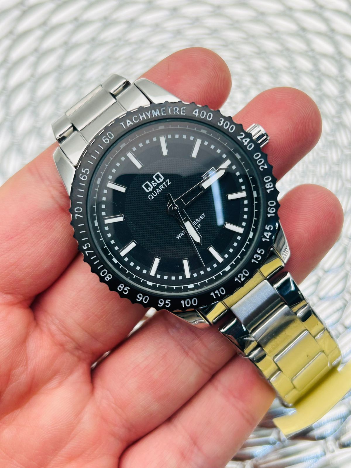 Reloj Q&Q Deportivo en Acero – Calendario Día