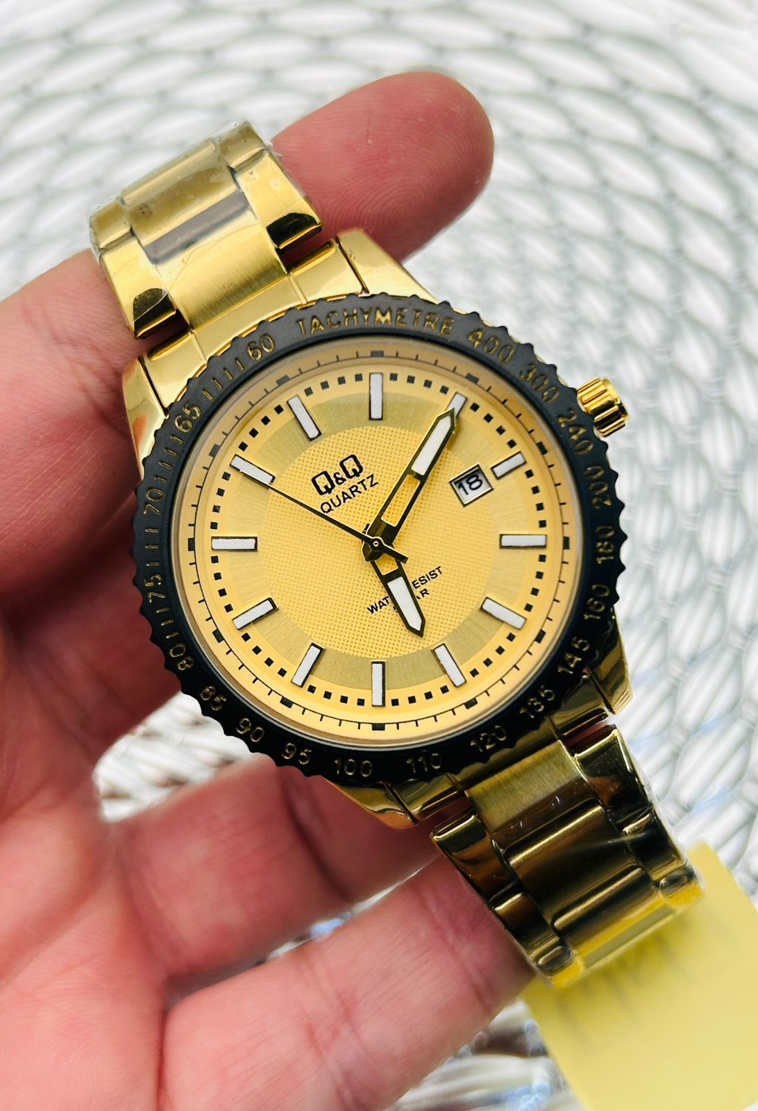 Reloj Q&Q Deportivo en Acero – Calendario Día