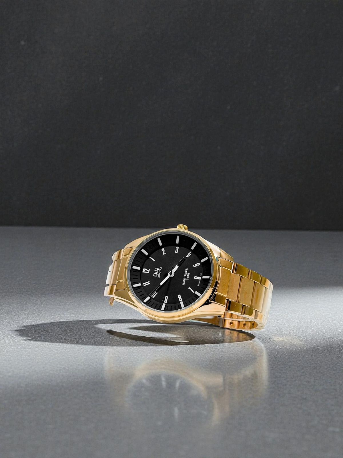 Reloj Q&Q QA54J404Y Analogo