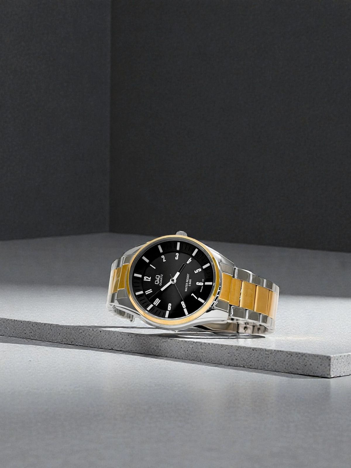 Reloj Q&Q QA54J404Y Analogo