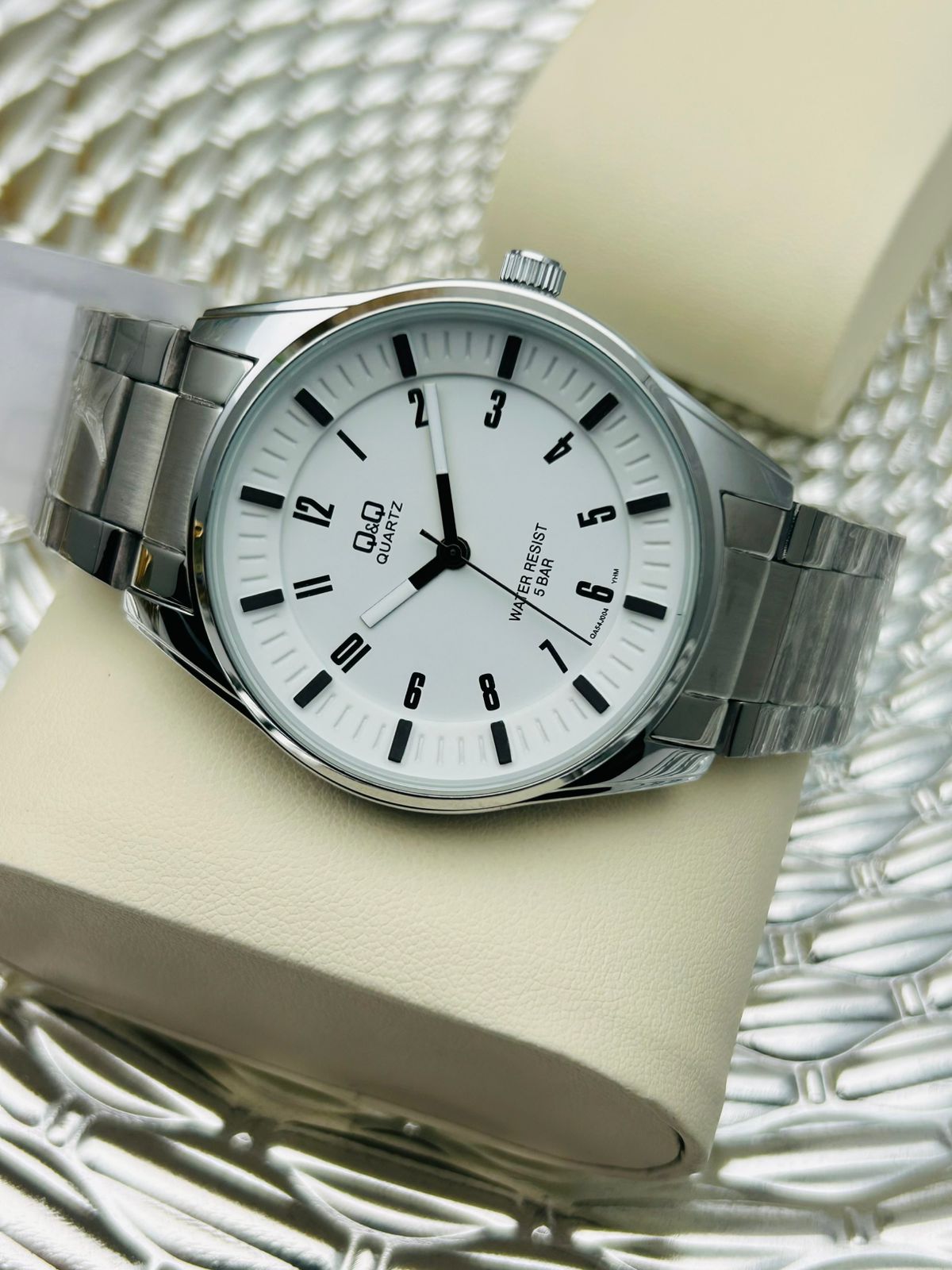 Reloj Q&Q QA54J404Y Analogo