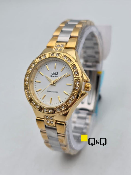 Reloj Q&Q Brillos  Dama