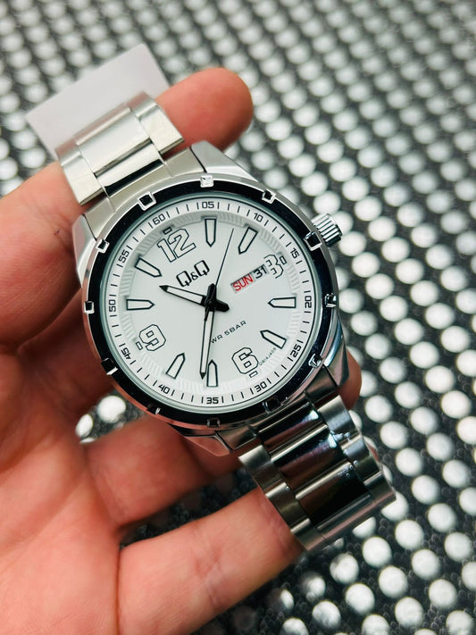 Reloj Q&Q Pulso en acero para Hombre