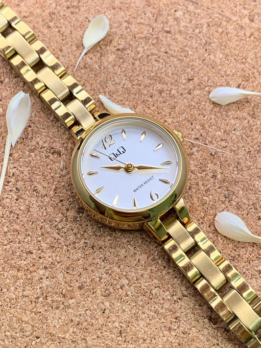 Reloj para dama Q&Q Q55B-003