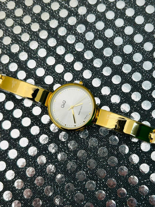 Reloj Q&Q para dama pulsera