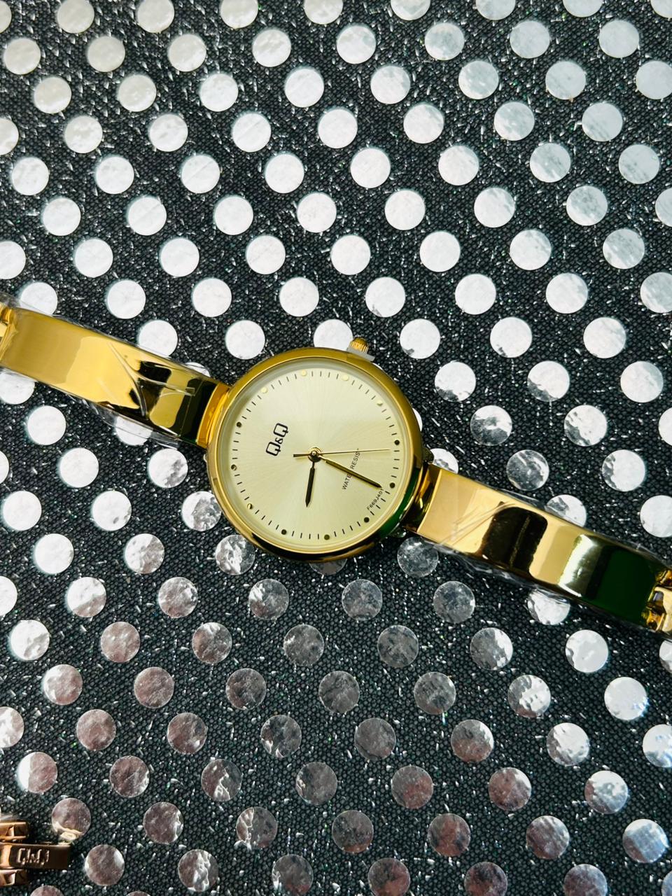 Reloj Q&Q para dama pulsera