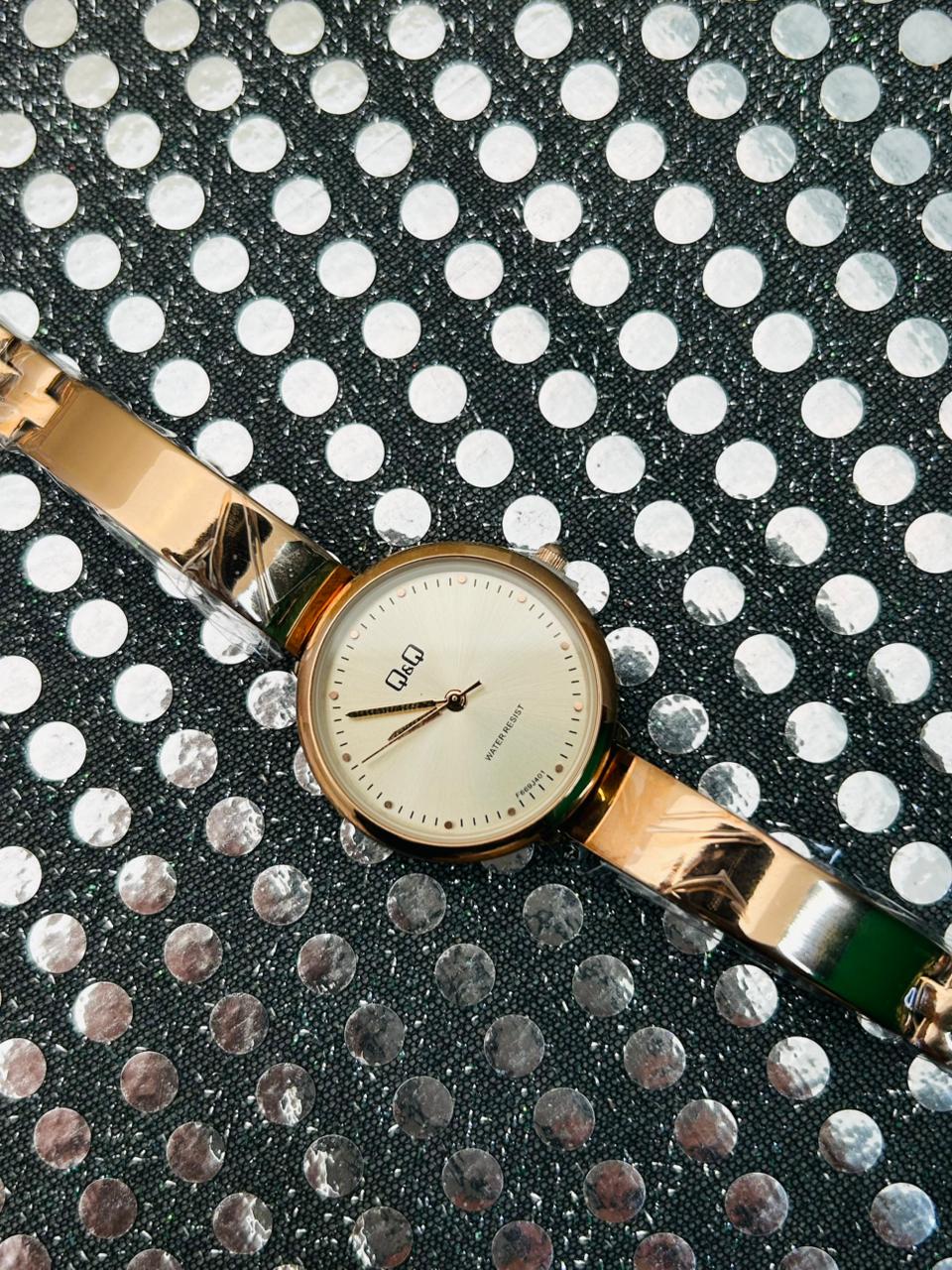 Reloj Q&Q para dama pulsera