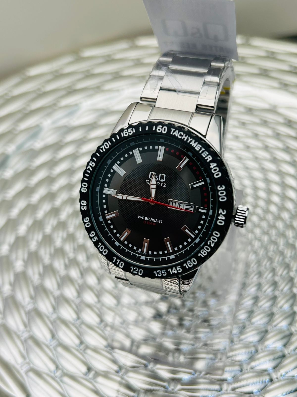 Reloj Q&Q deportivo en acero para caballero