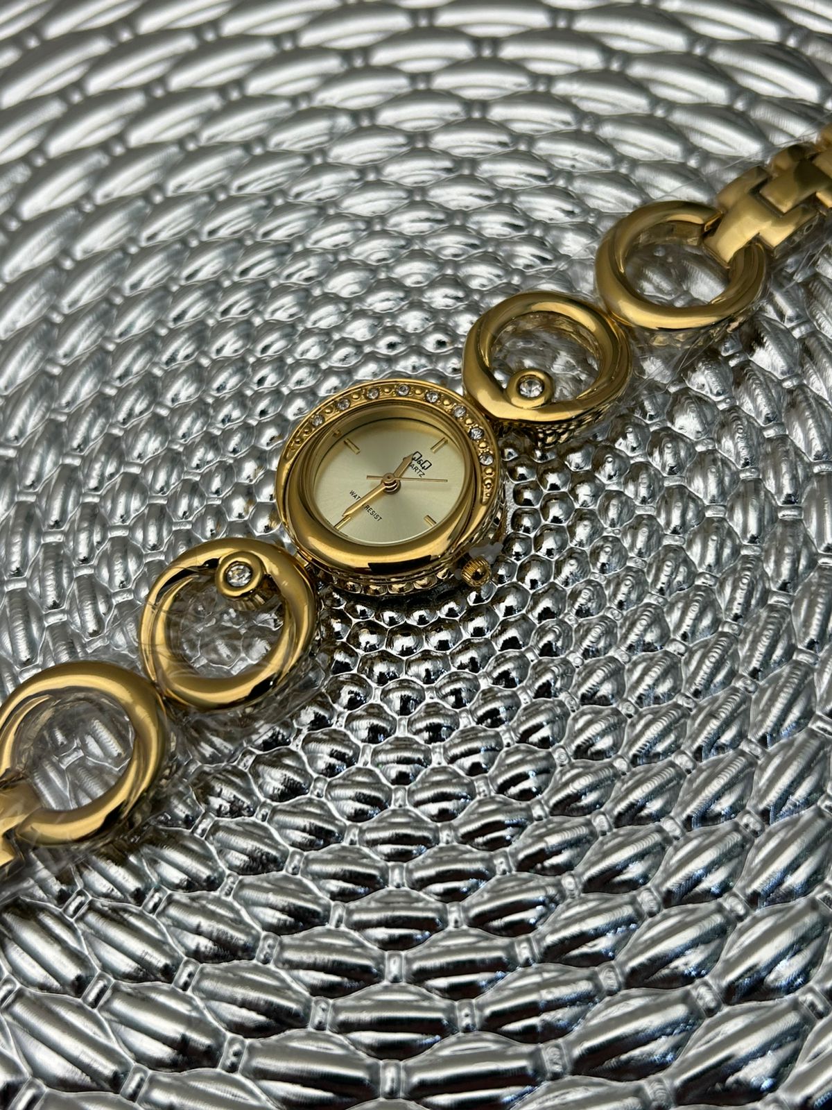 Reloj Q&Q para dama tipo pulsera