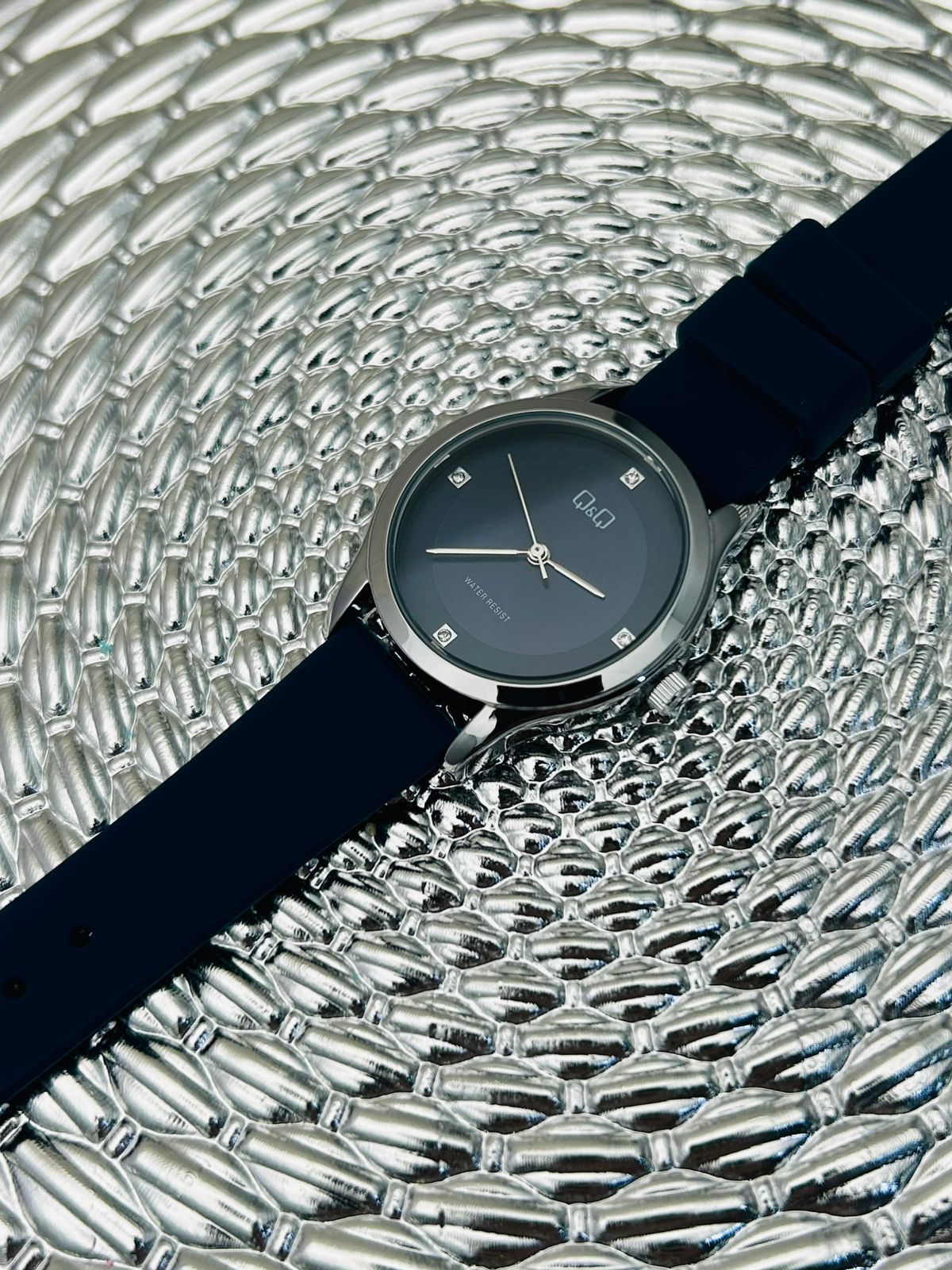 Reloj Q&Q pulso en goma para dama